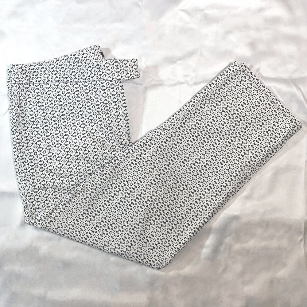 Audrey & Celine | Navy Blue & White Capri Pants | Size 4